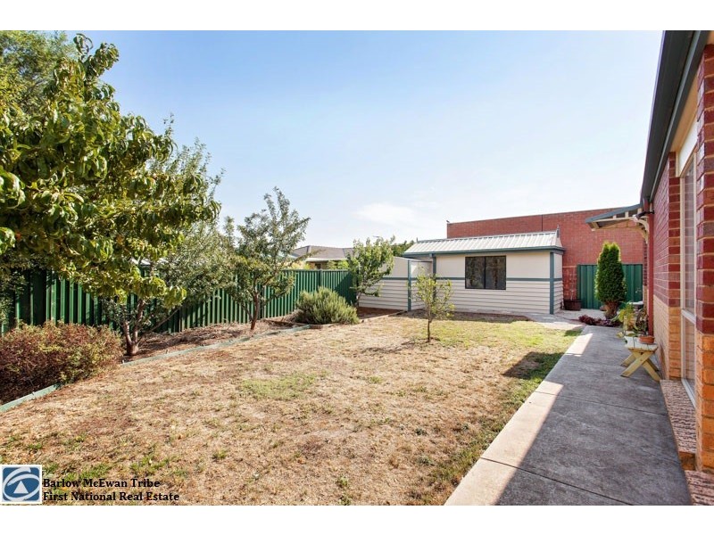 19 Flemming Avenue, Burnside VIC 3023