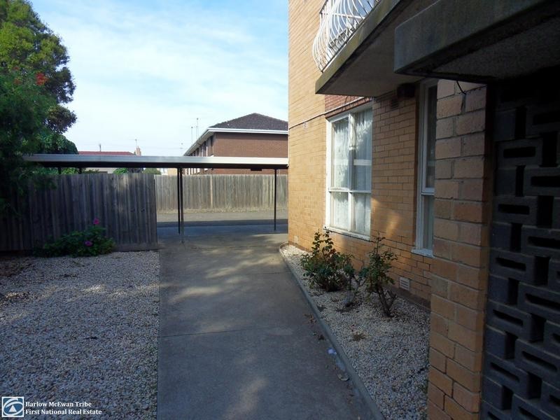 4/3 Lewis Street, Kingsville VIC 3012