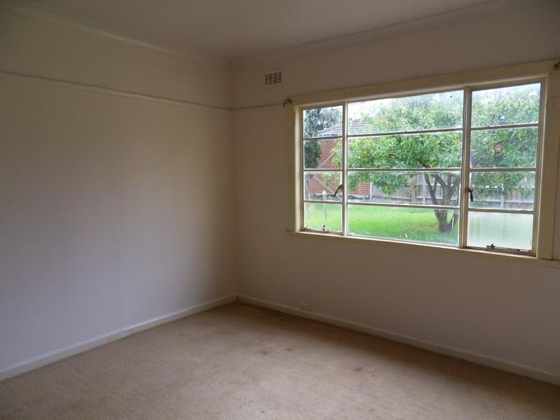 4/27 Clyde Street, Newport VIC 3015