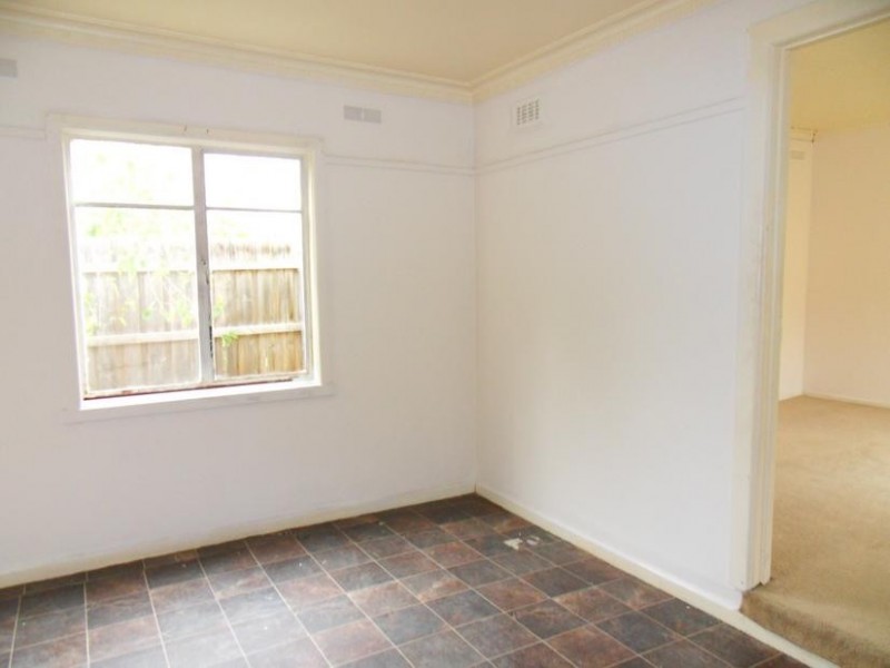 4/27 Clyde Street, Newport VIC 3015