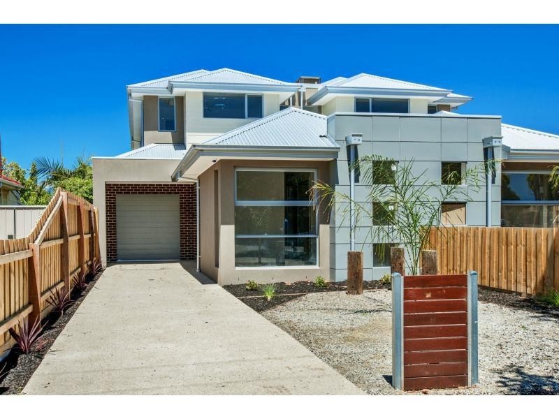 1/24 Stapley Cres, Altona North VIC 3025