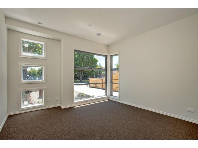 1/24 Stapley Cres, Altona North VIC 3025