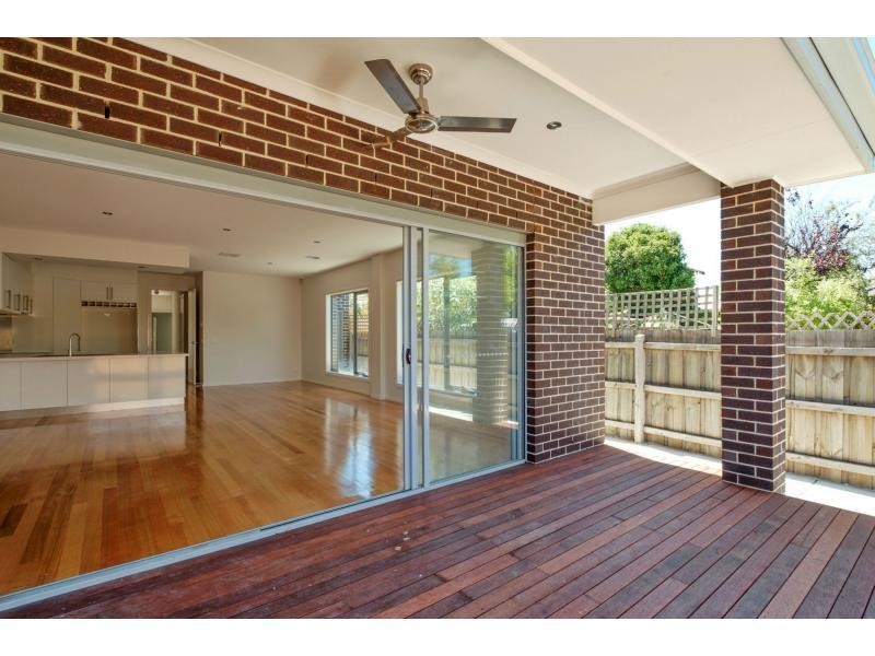 1/24 Stapley Cres, Altona North VIC 3025