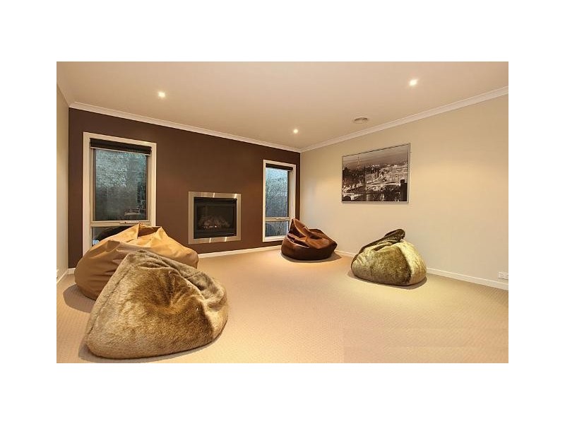 48 Vaucluse Boulevard, Sanctuary Lakes VIC 3030