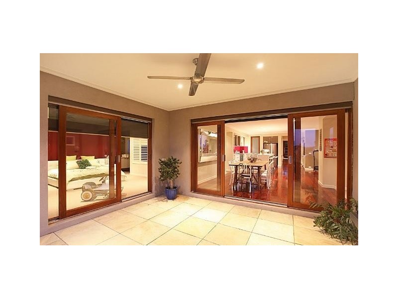 48 Vaucluse Boulevard, Sanctuary Lakes VIC 3030