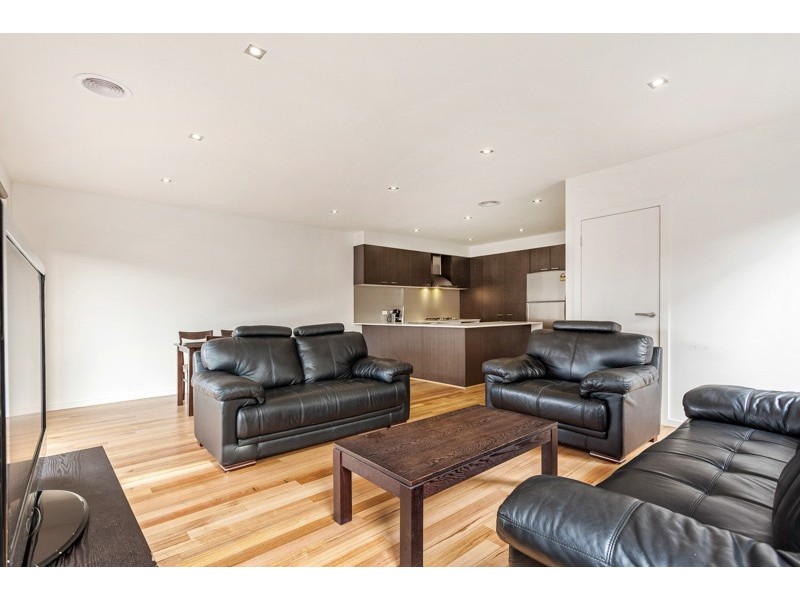 1/10 Laurie Street, Newport VIC 3015