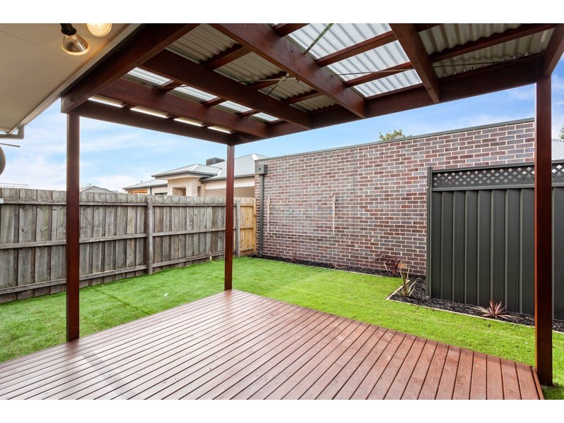 1/10 Laurie Street, Newport VIC 3015