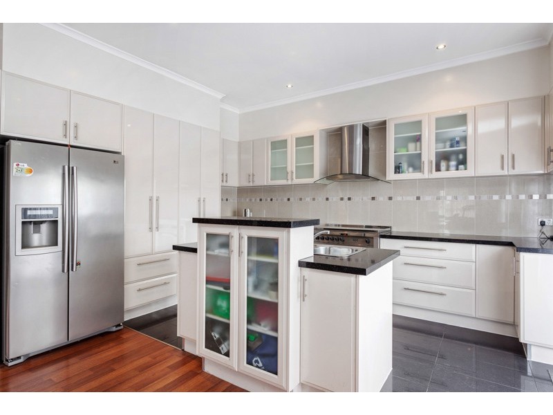 27 Hall Avenue, Altona Meadows VIC 3028