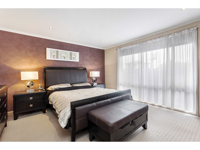 27 Hall Avenue, Altona Meadows VIC 3028