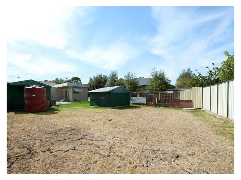 31 Conifer Avenue, Brooklyn VIC 3012