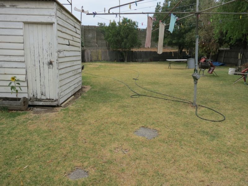 27 Primula Avenue, Brooklyn VIC 3012