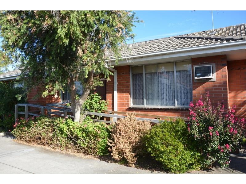 2/63 Elizabeth Street, Newport VIC 3015