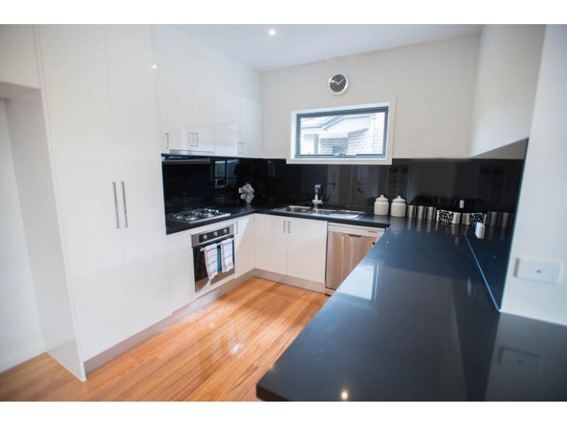 2/77 Hansen Street, Altona North VIC 3025