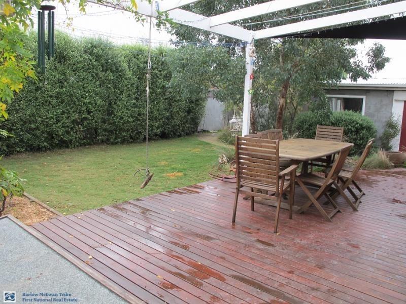 8 Maxwell Avenue, Altona North VIC 3025