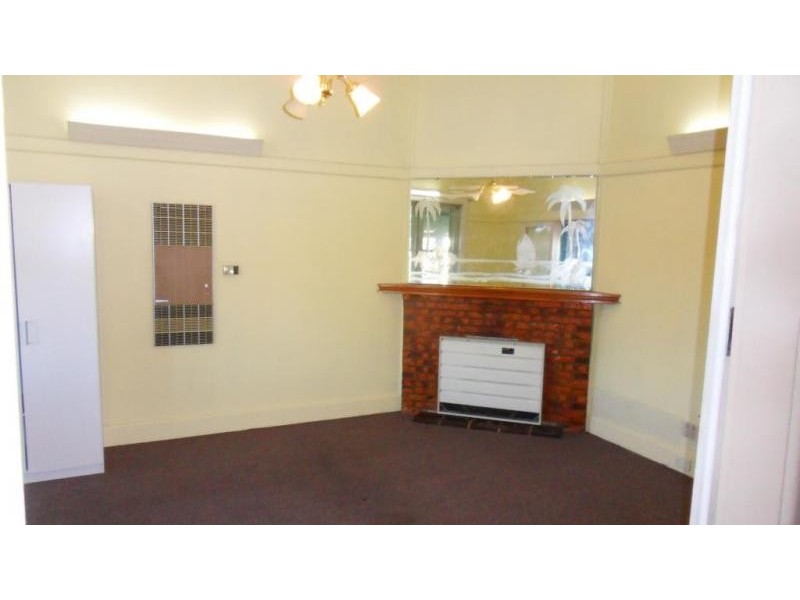 14 Effingham Road, Newport VIC 3015