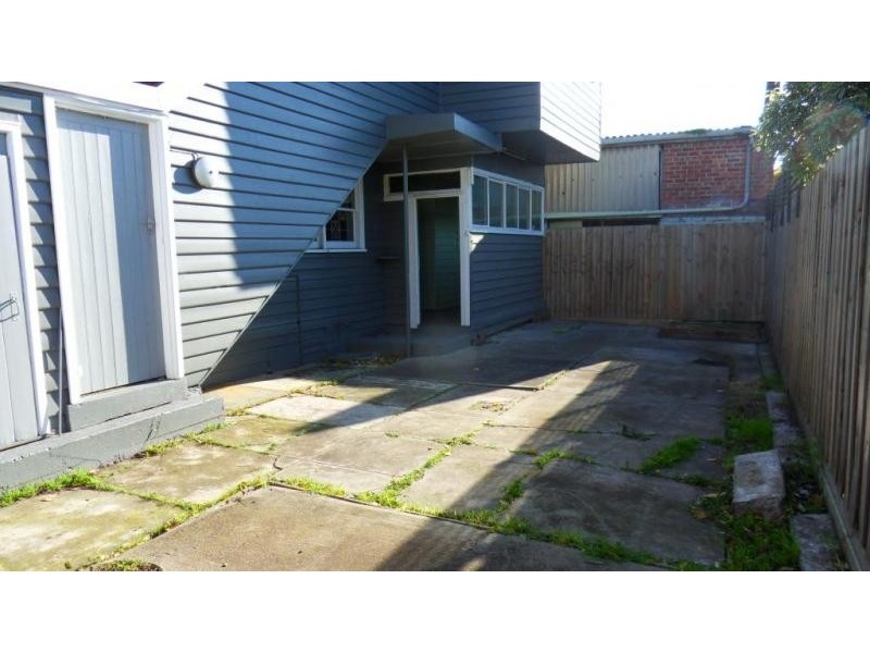 14 Effingham Road, Newport VIC 3015