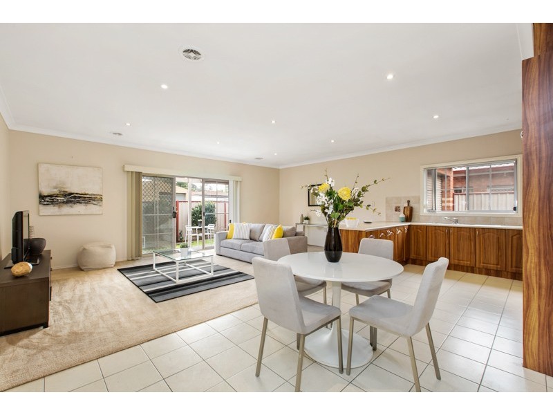 2/48 Corrigan Avenue, Brooklyn VIC 3012