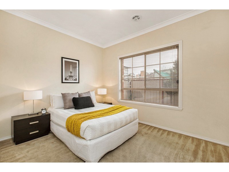 2/48 Corrigan Avenue, Brooklyn VIC 3012