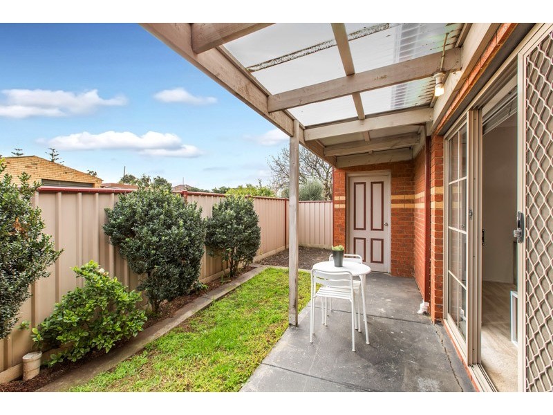 2/48 Corrigan Avenue, Brooklyn VIC 3012