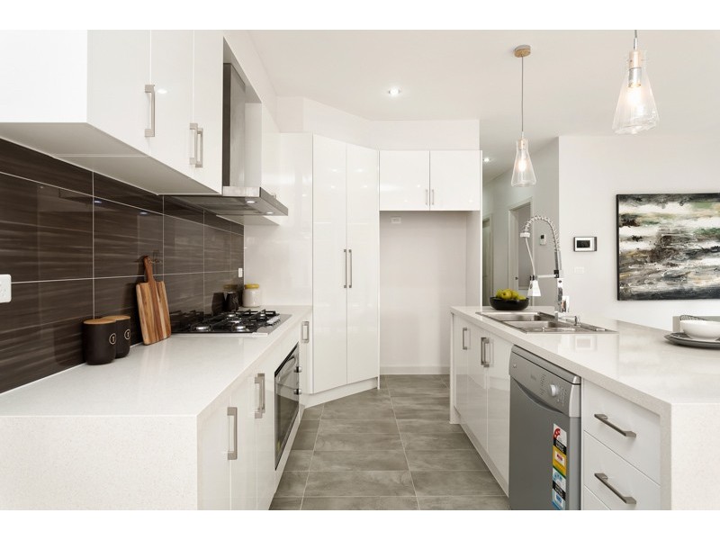 2/124A Seventh Avenue, Altona North VIC 3025