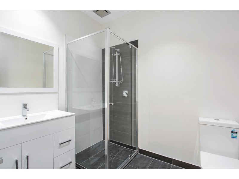 2/121A Sixth Avenue, Altona North VIC 3025