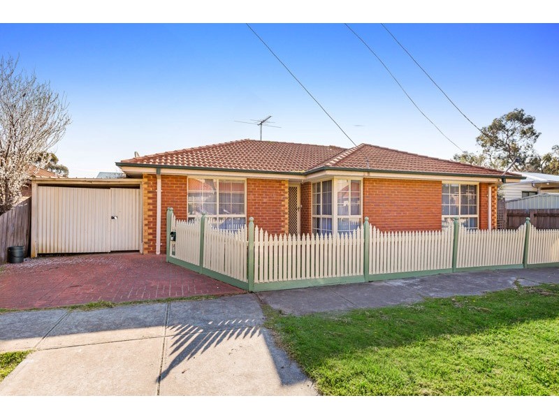 16 Kingham Street, Newport VIC 3015