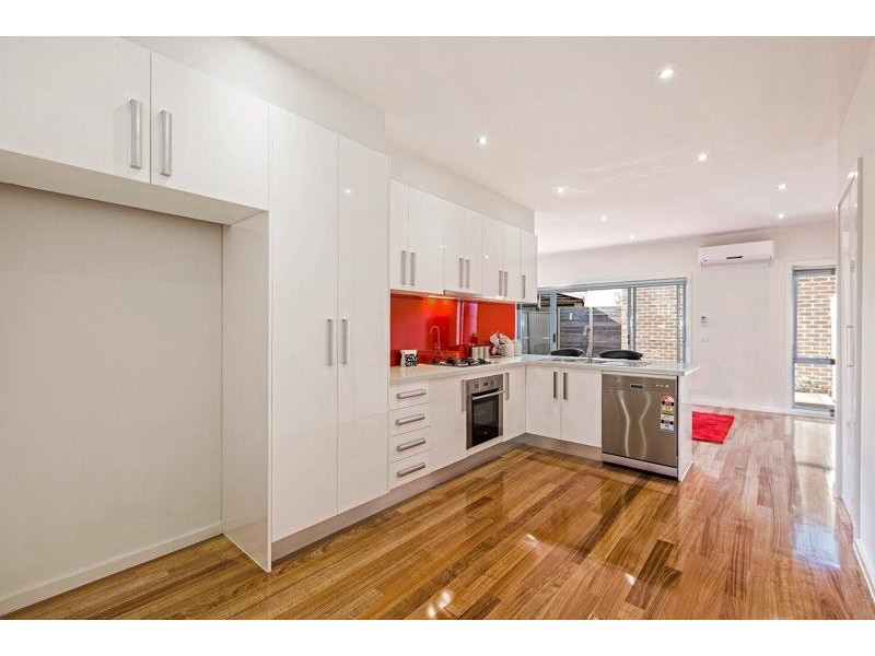 2/128 Chambers Road, Altona North VIC 3025