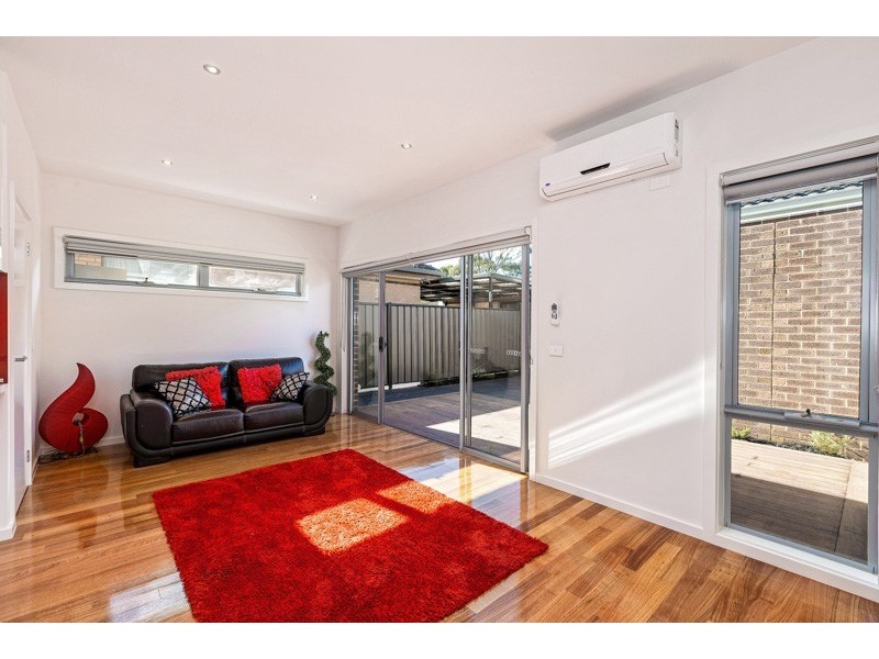 2/128 Chambers Road, Altona North VIC 3025