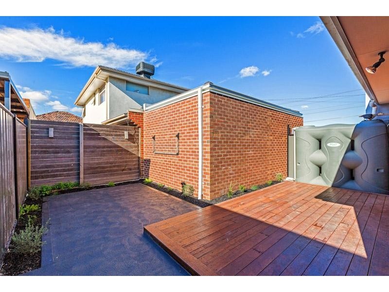 2/128 Chambers Road, Altona North VIC 3025