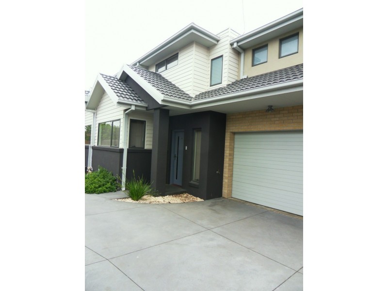2/41 Grieve Parade, Altona VIC 3018
