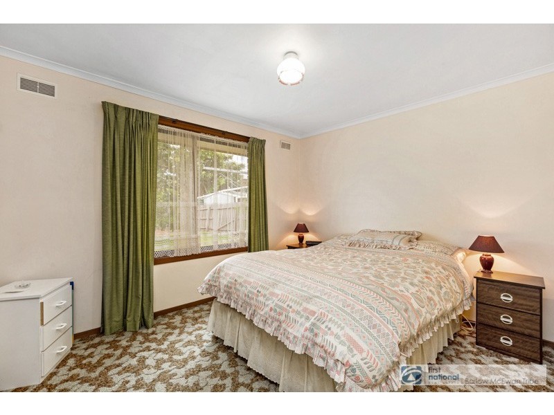 29 Lady Nelson Crescent, Altona Meadows VIC 3028