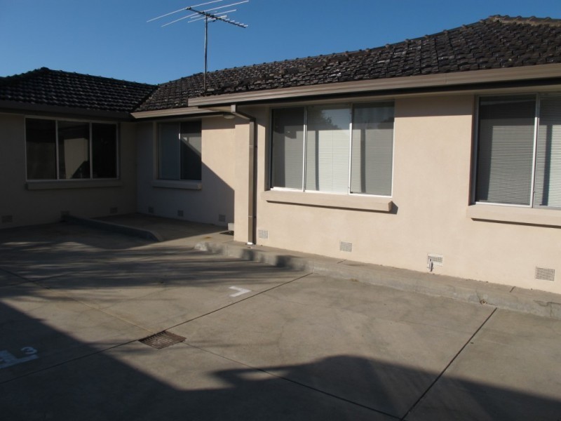 3/108 Blackshaws Road, South Kingsville VIC 3015