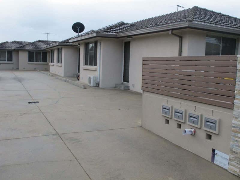 3/108 Blackshaws Road, South Kingsville VIC 3015