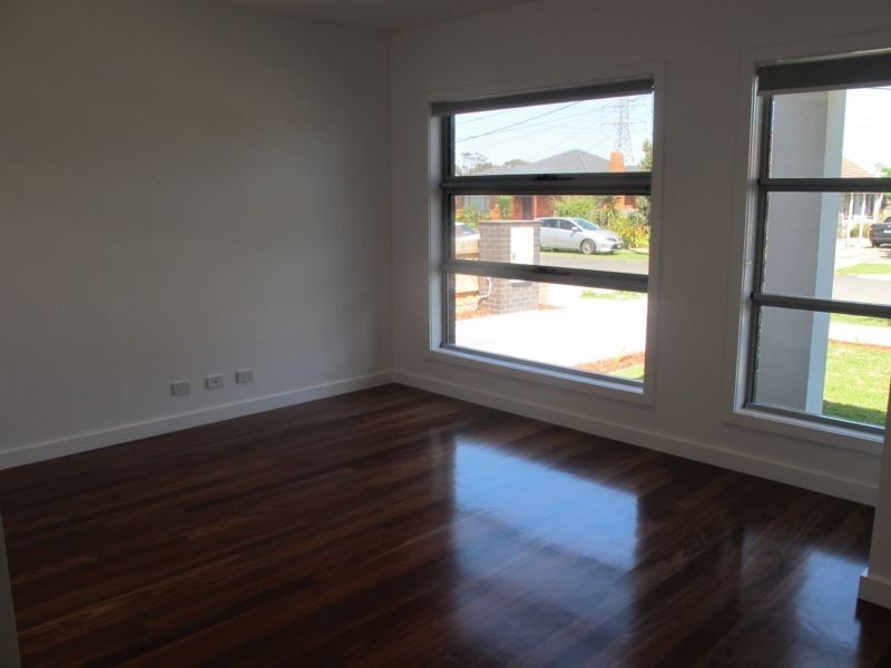 2/10 Richards Court, Brooklyn VIC 3012