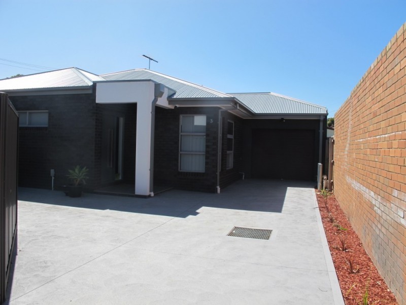3/10 Richards Court, Brooklyn VIC 3012
