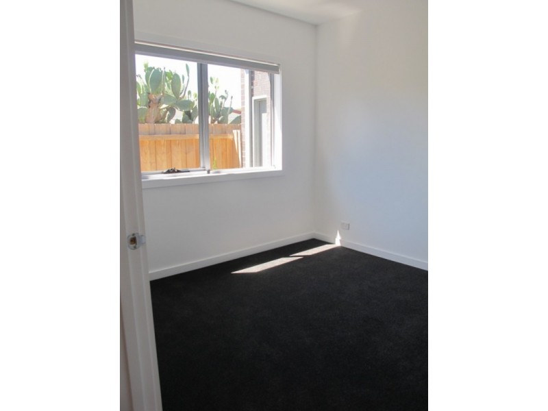 3/10 Richards Court, Brooklyn VIC 3012