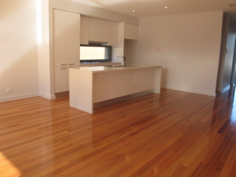 2/23 New Street, South Kingsville VIC 3015