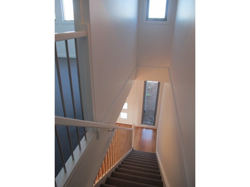 2/23 New Street, South Kingsville VIC 3015