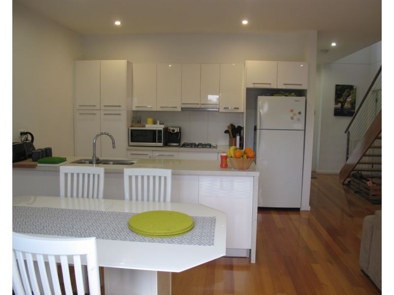 2/9-11 Kyle Road, Altona North VIC 3025