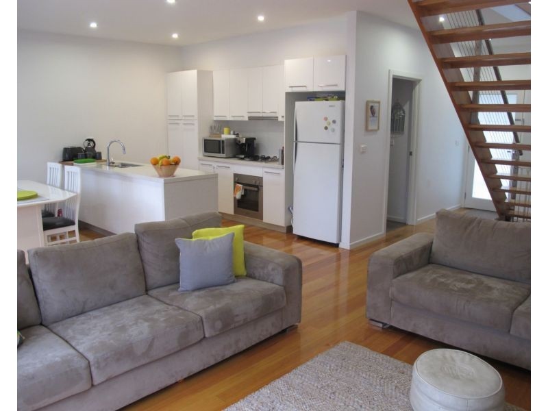 2/9-11 Kyle Road, Altona North VIC 3025