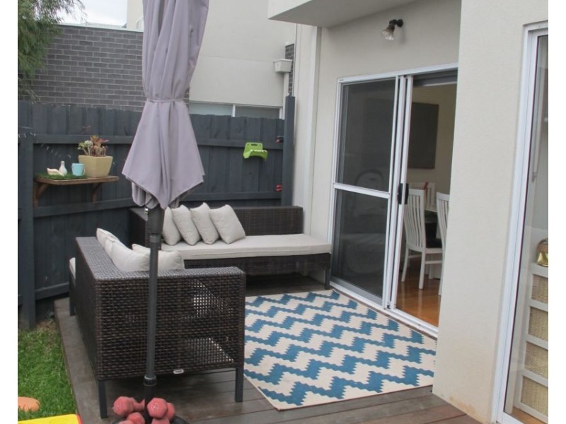 2/9-11 Kyle Road, Altona North VIC 3025