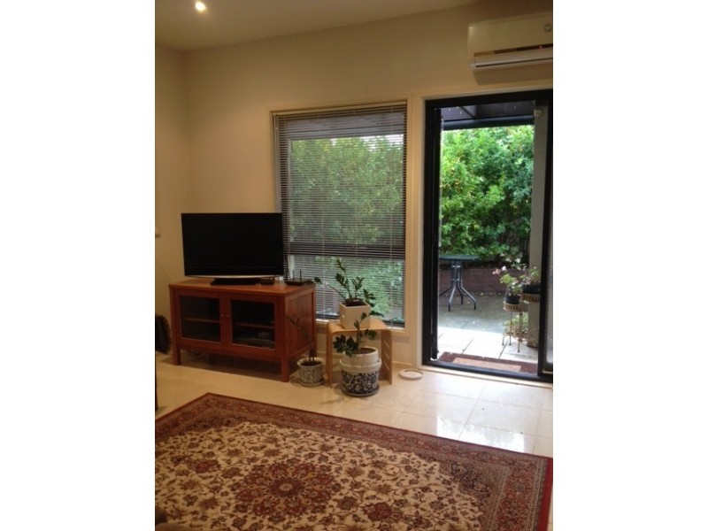 1/3 Basil Street, Newport VIC 3015