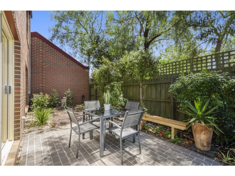 4/1 Stephenson Street, Spotswood VIC 3015