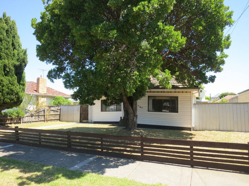 70 Stephenson Street, South Kingsville VIC 3015