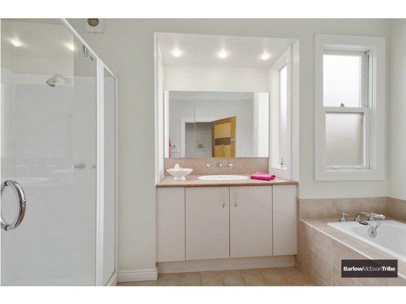 4 Robb Street, Spotswood VIC 3015