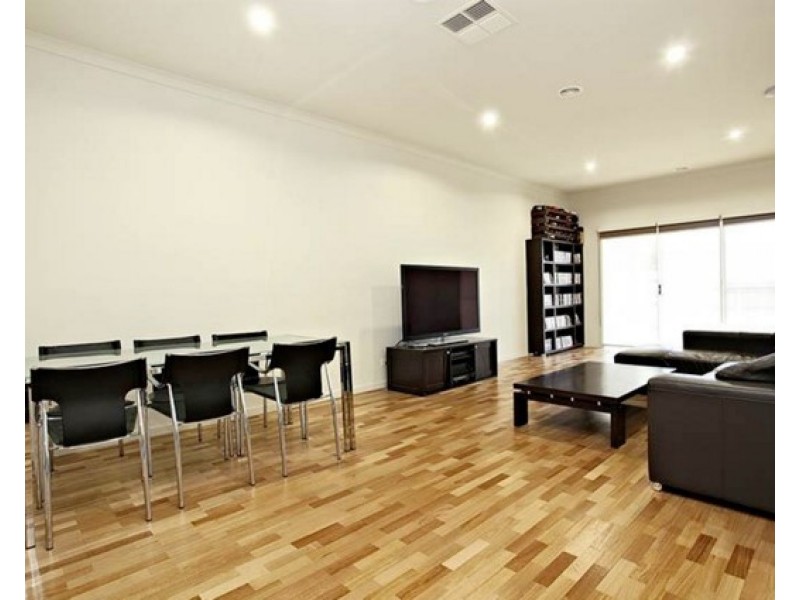 2/5 Beuron Road, Altona North VIC 3025