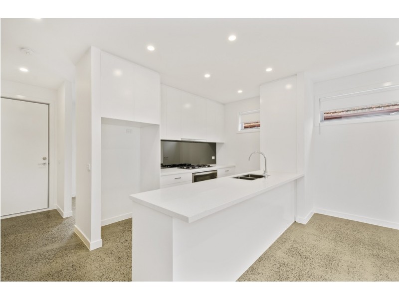 2/114 The Avenue, Spotswood VIC 3015