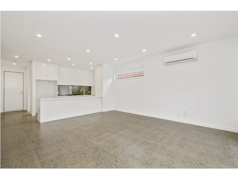 2/114 The Avenue, Spotswood VIC 3015