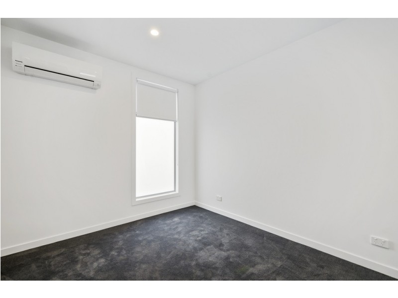 2/114 The Avenue, Spotswood VIC 3015