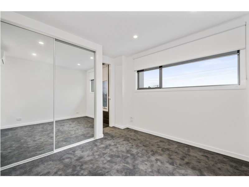 2/114 The Avenue, Spotswood VIC 3015